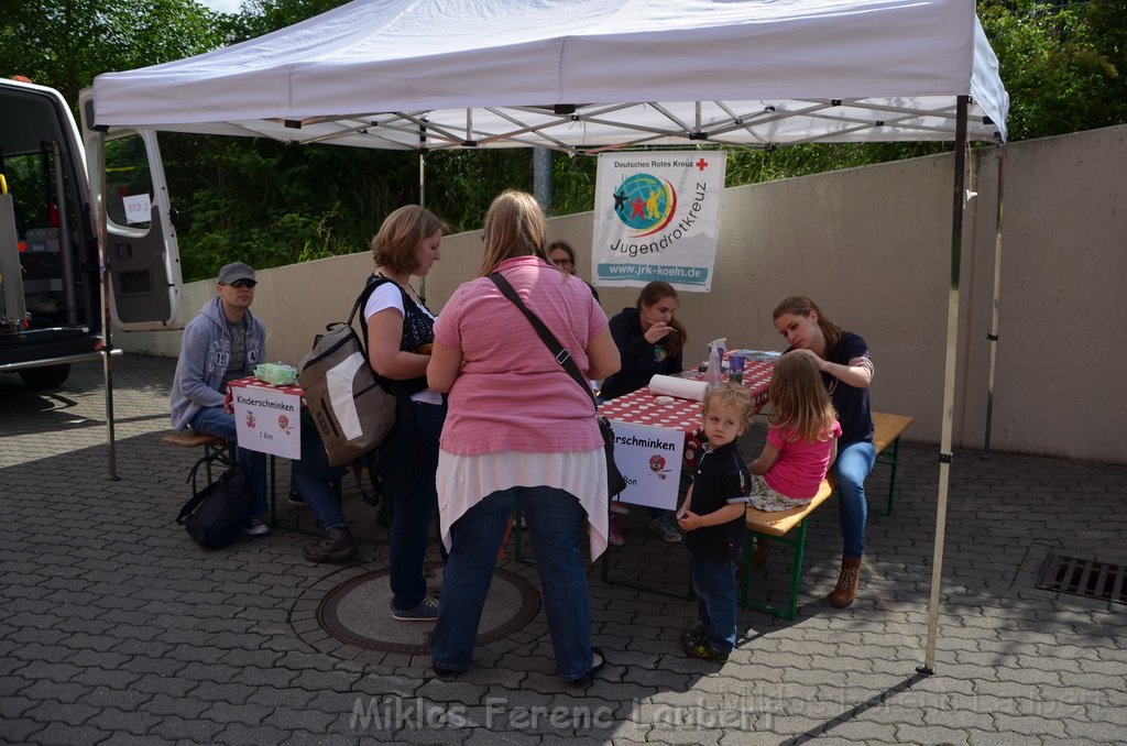 Tag der Offenen Tuer BF Koeln Weidenpesch Scheibenstr P016.JPG